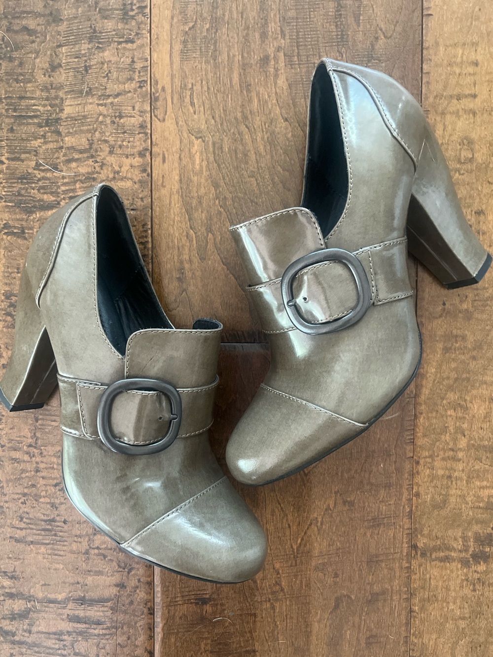 Børn Crown Collection "Cecilia" vintage style dark gray leather chunky heels